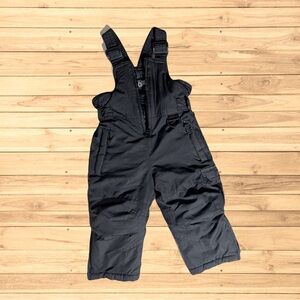 gender neutral snowsuit! still in great condition:)